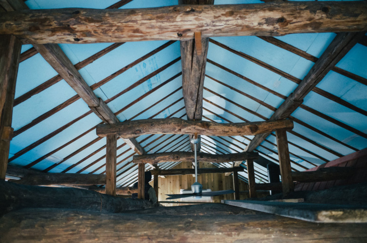 セルフで屋根に断熱材を入れて快適な家にする（断熱材施工編）